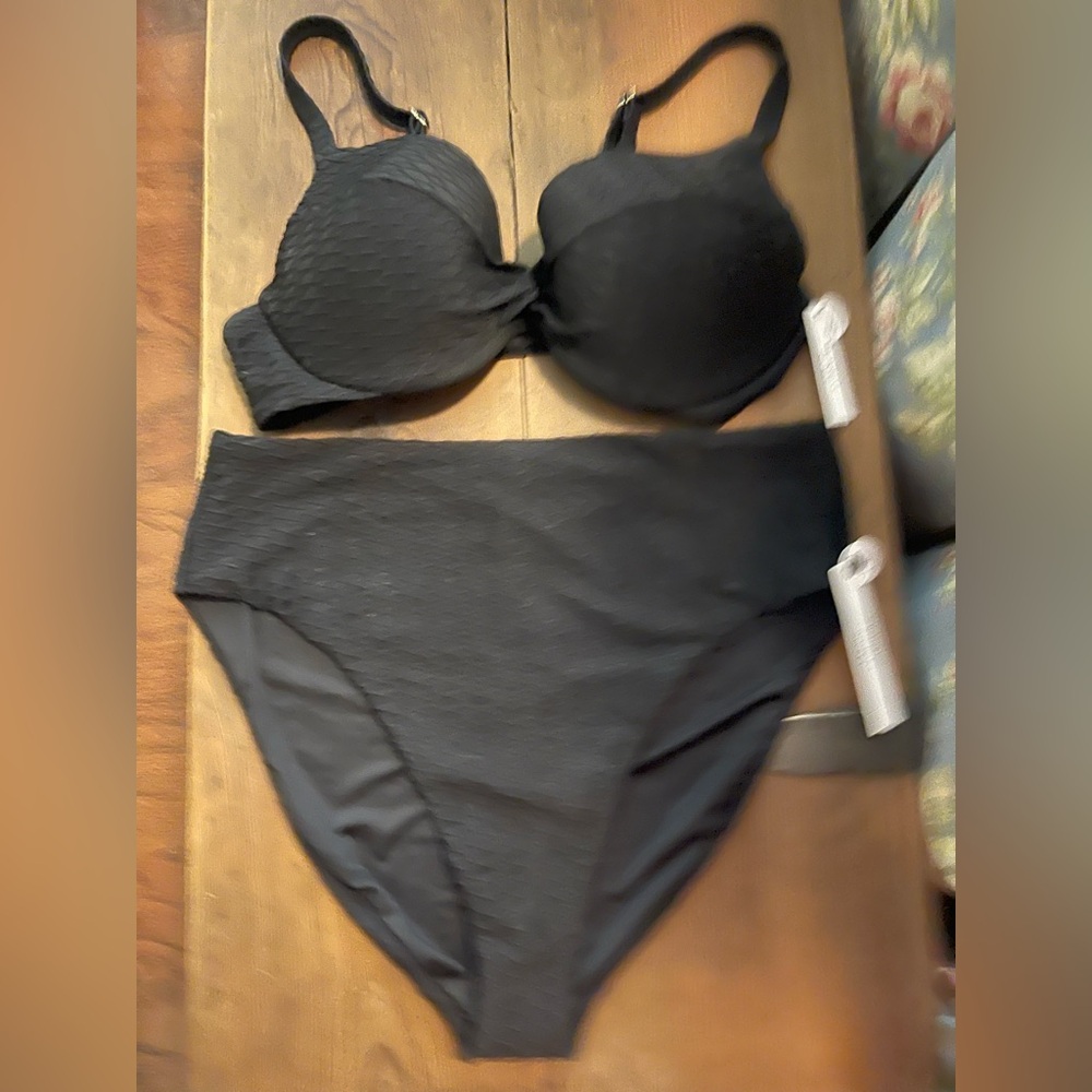 NWT Victoria's Secret Black Two Piece Swimsuit Large Bottoms 38B Top